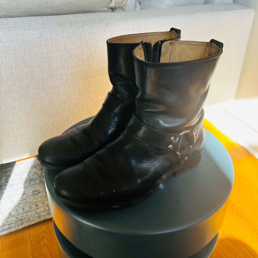 Frye ankle moto boot size 6.5